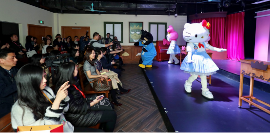【新闻通稿】全球唯一“海派”主题背景，世茂Hello Kitty上海滩时光之旅正式开业-0329-final1497.png