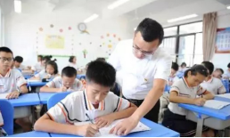 2019.8.28_紫金山_软文：又是一年开学季，这所学校为何这么火！3.0(1)(1)579.png